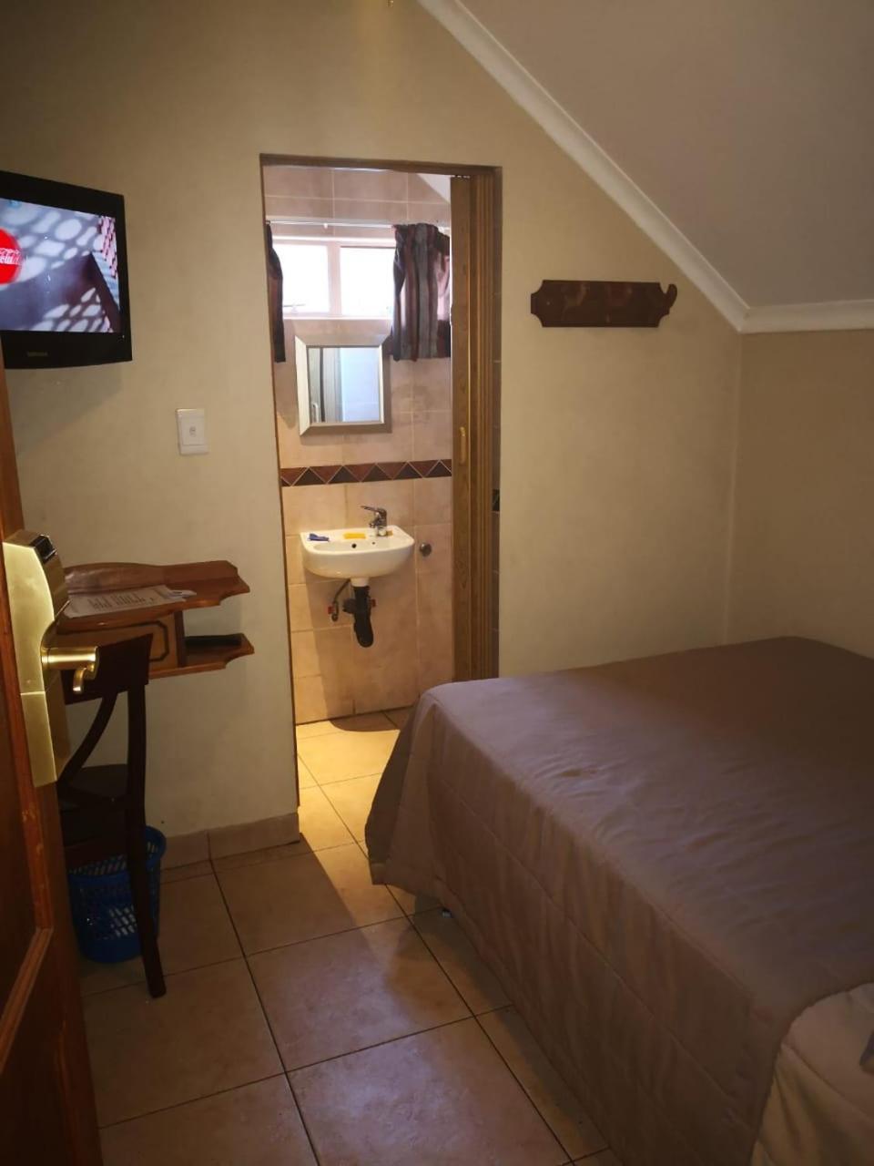 Victoria Hotel Pretoria-Noord Exteriör bild