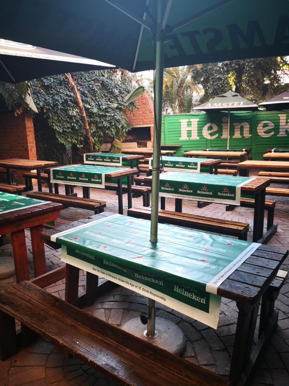 Victoria Hotel Pretoria-Noord Exteriör bild